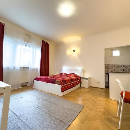 Central Retreat Apartments Bukarest Eksteriør billede